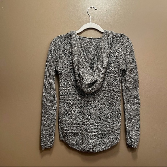 LIKE NEW Cloud Chaser Hooded Pullover - Picture 3 of 4